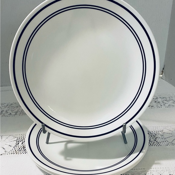 Corelle - Classic Cafe Black - Dinner Plates - Set of 4 - Picture 1 of 9